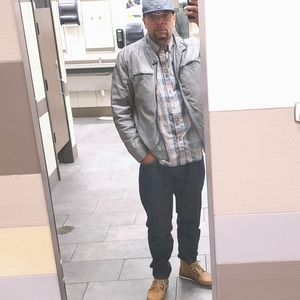 Meet your Posher, Dee